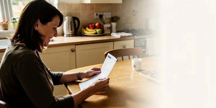 How does a cashback credit card work?