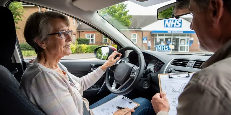 Is it recommended for seniors to take refresher driving courses?