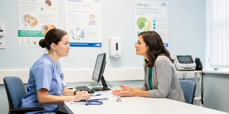 What are the common symptoms of hay fever?