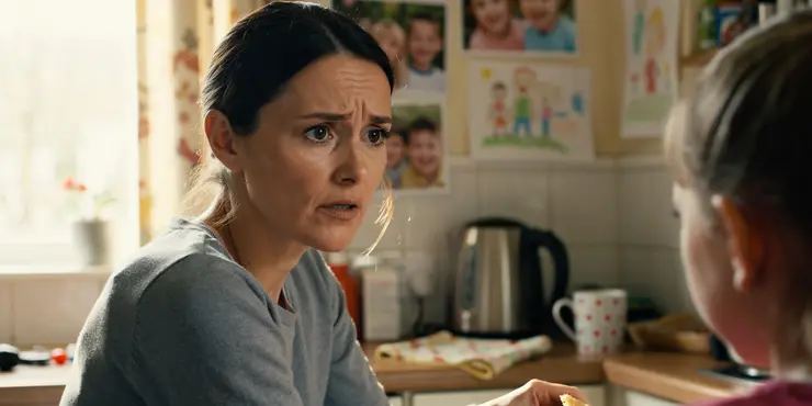 What criteria must be met for a child to be eligible for free school meals?